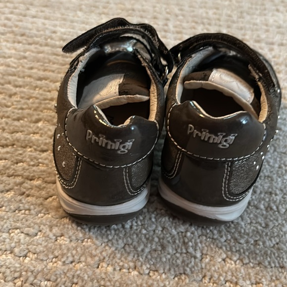 Good condition patent leather studded Primigi toddler shoes - Picture 6 of 9